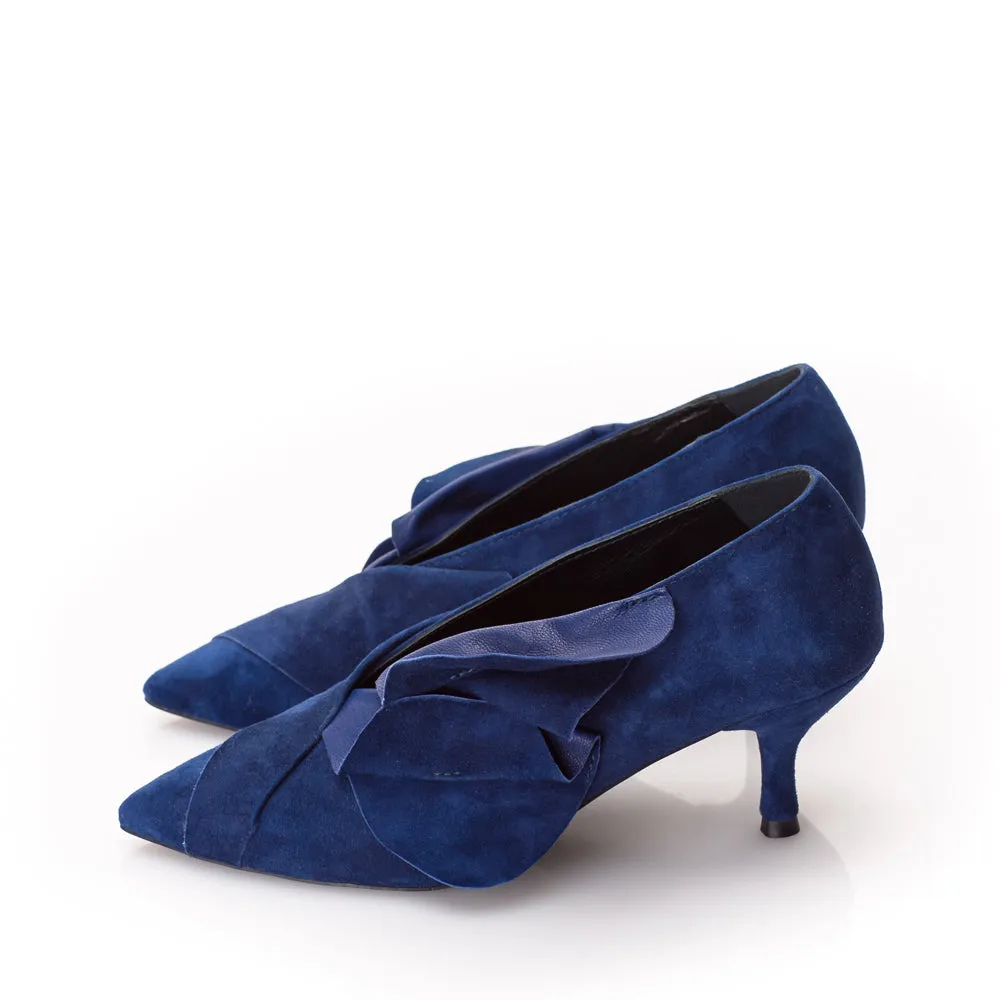 Ageless navy suede pumps