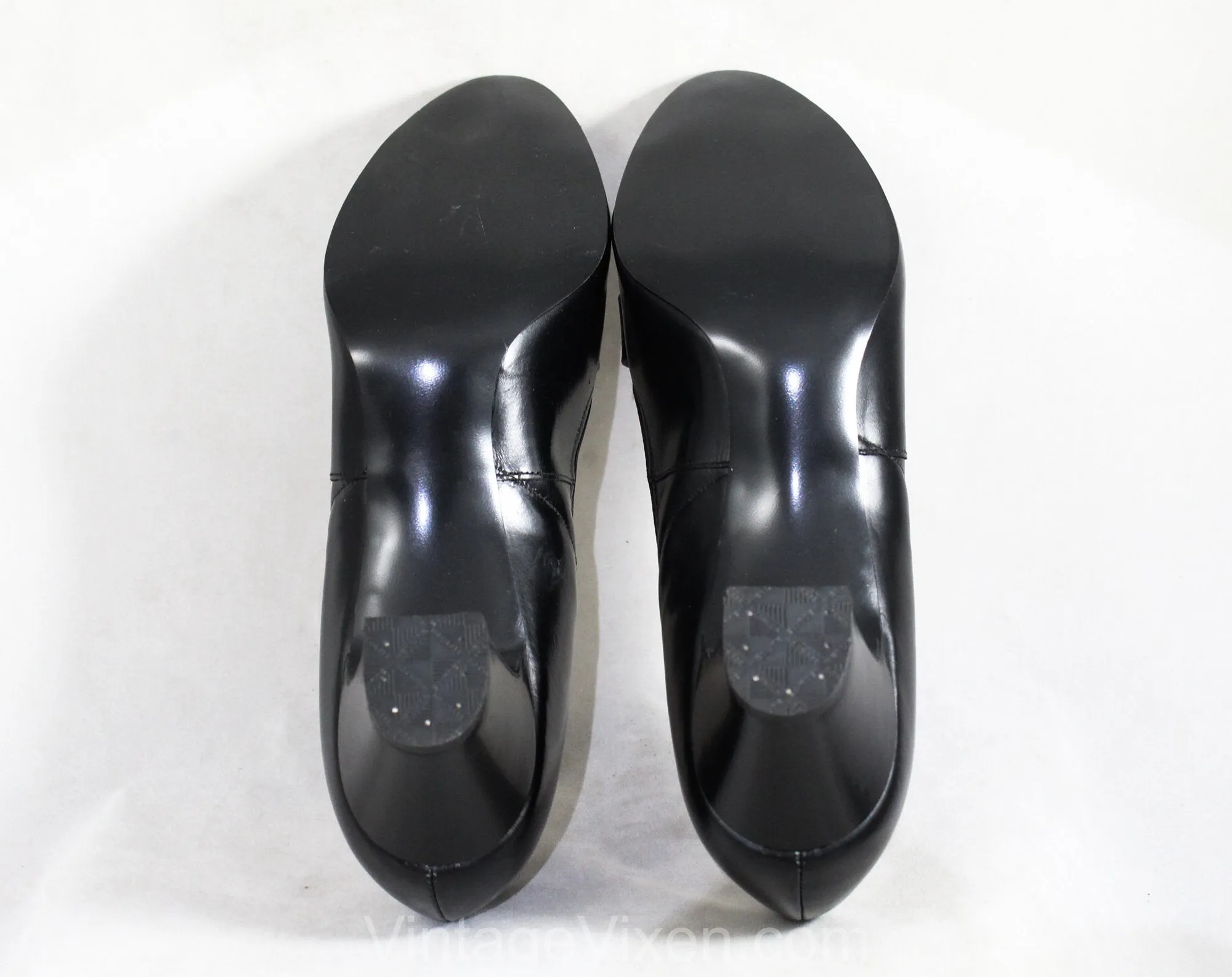 Size 9 Black Shoes - Authentic 1960s 9AA Narrow Pumps - Fine Leather Shoe with Mod Loafer Style Buckle - Secretary Chic 60s Deadstock