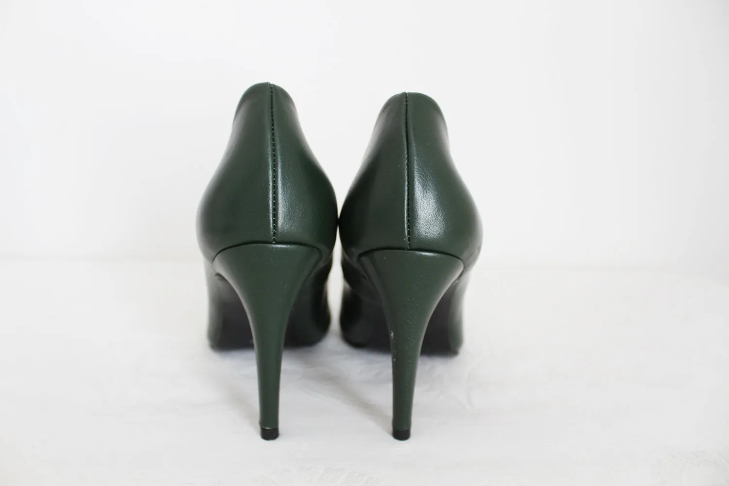 STIG P GENUINE LEATHER HEELS GREEN - SIZE 7